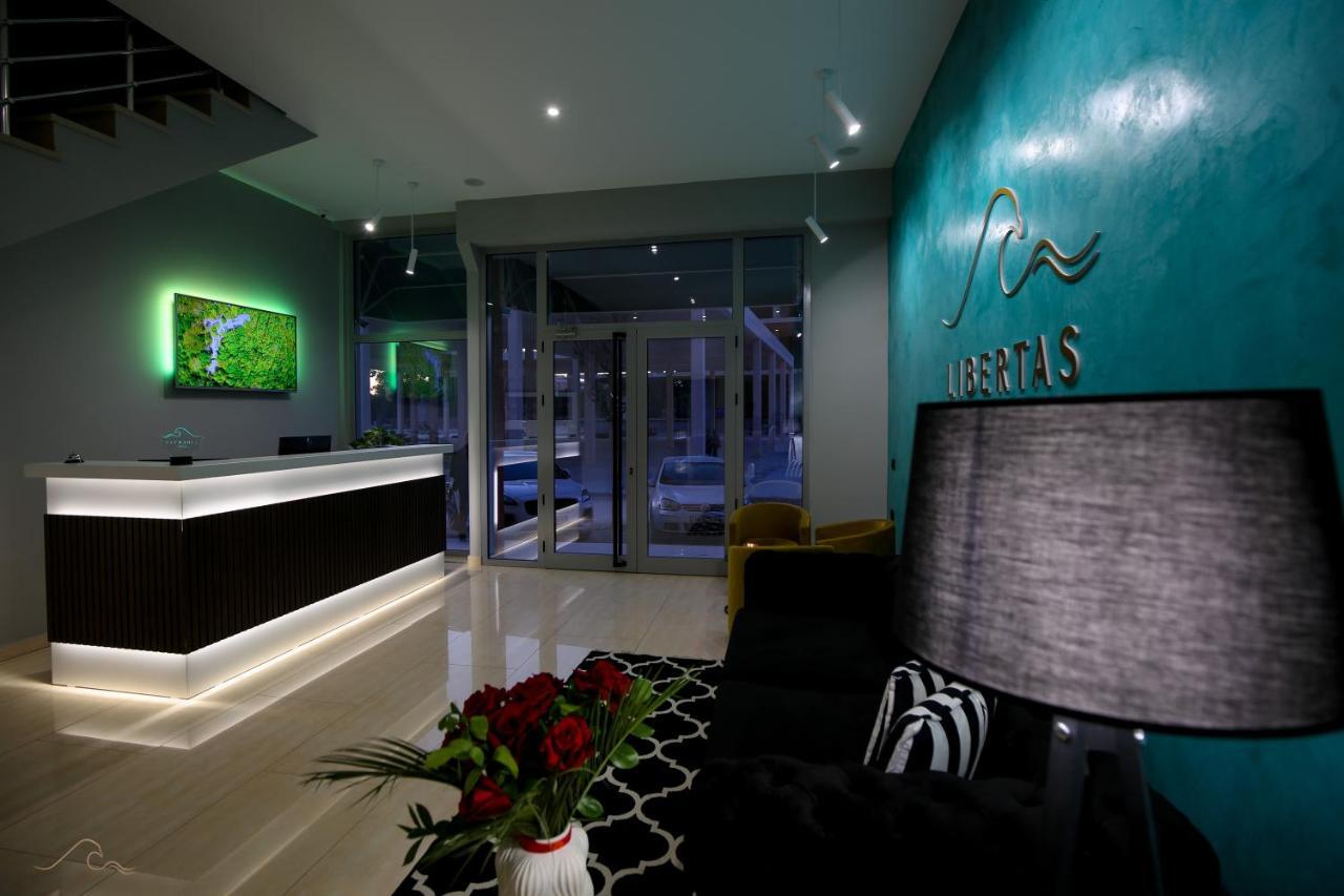 Hotel Libertas Вльора Екстер'єр фото