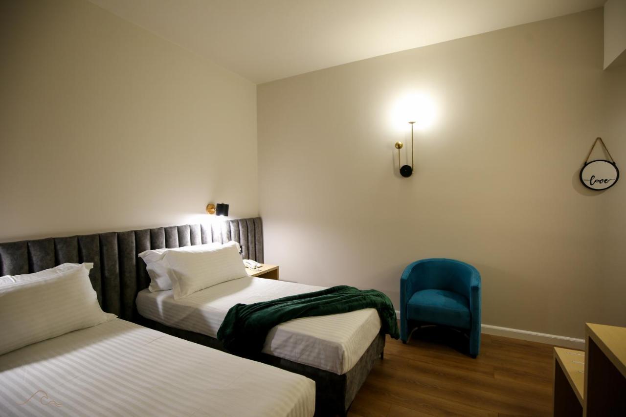 Hotel Libertas Вльора Екстер'єр фото