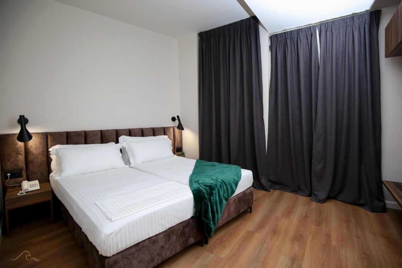 Hotel Libertas Вльора Екстер'єр фото