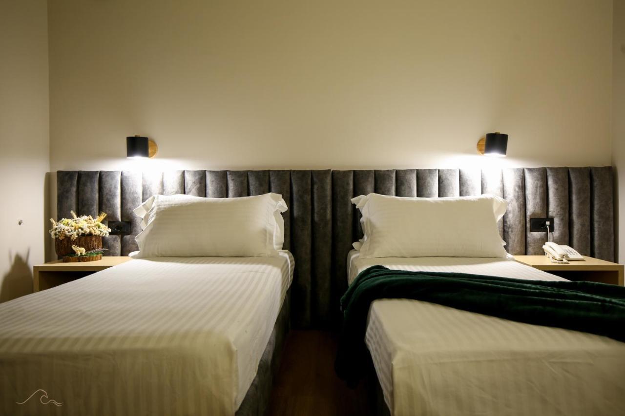 Hotel Libertas Вльора Екстер'єр фото