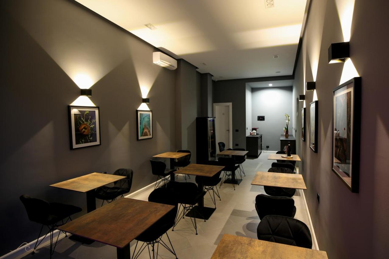 Hotel Libertas Вльора Екстер'єр фото