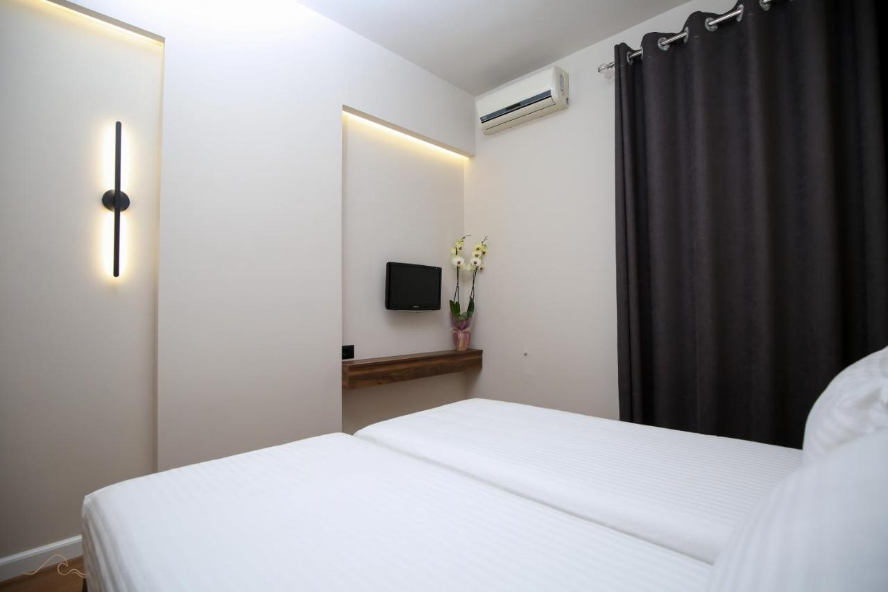 Hotel Libertas Вльора Екстер'єр фото