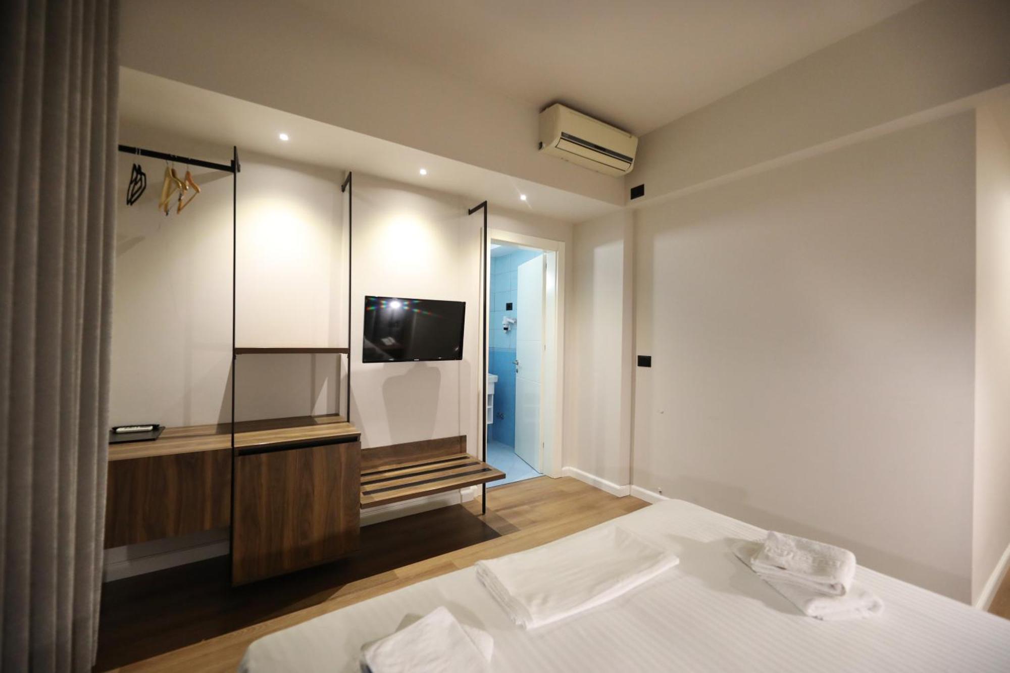 Hotel Libertas Вльора Екстер'єр фото