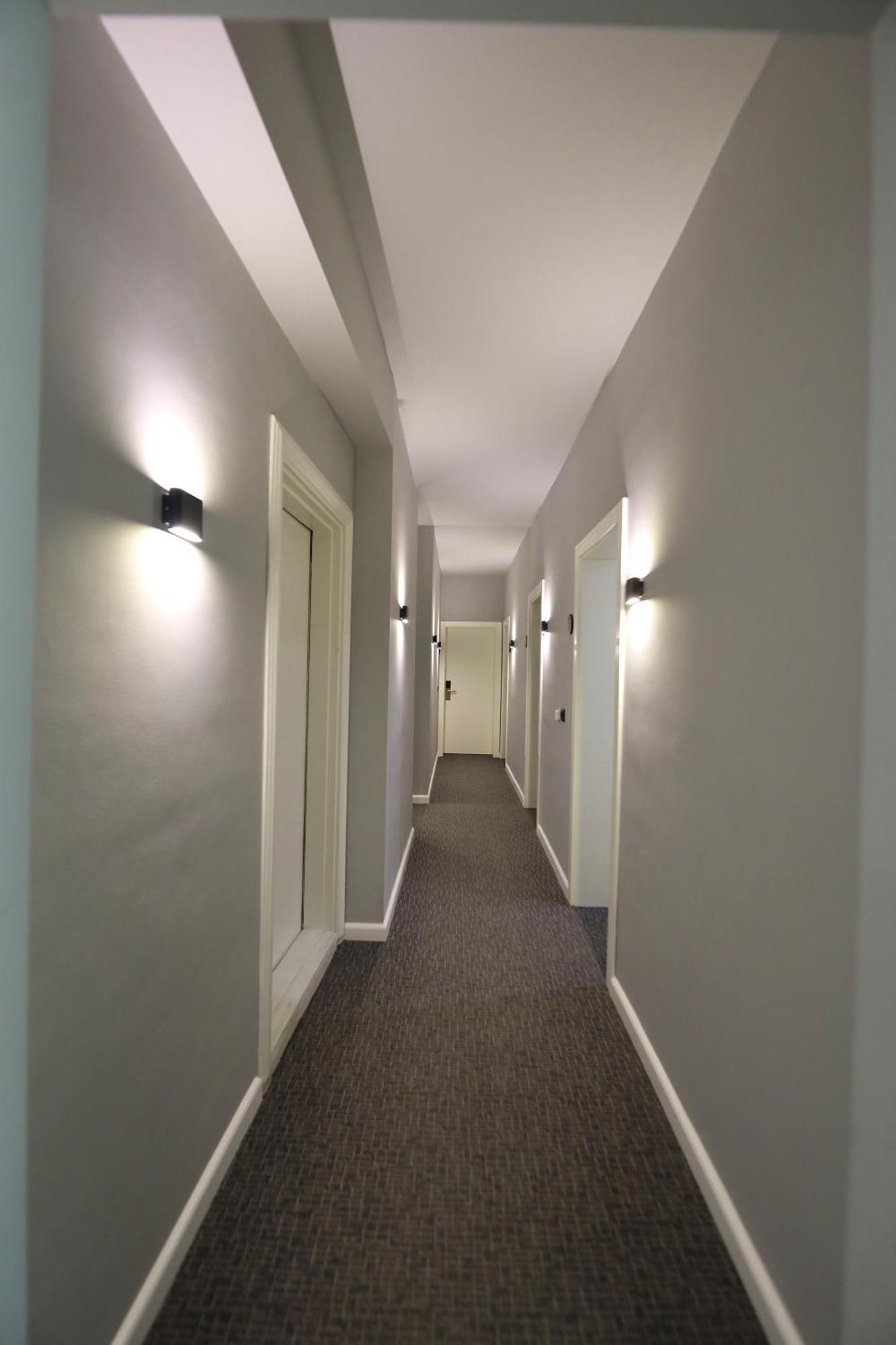 Hotel Libertas Вльора Екстер'єр фото